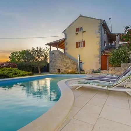 Villa Divino By Istrialux Bicici