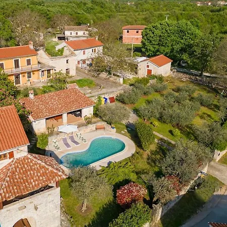 Villa Divino By Istrialux Bicici