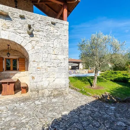 Divino By Istrialux Bičići
